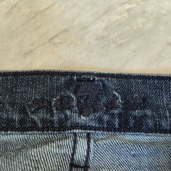 7 for all mankind low rise embroidered skull and crossbones capri jeans size 27 - Picture 3 of 7